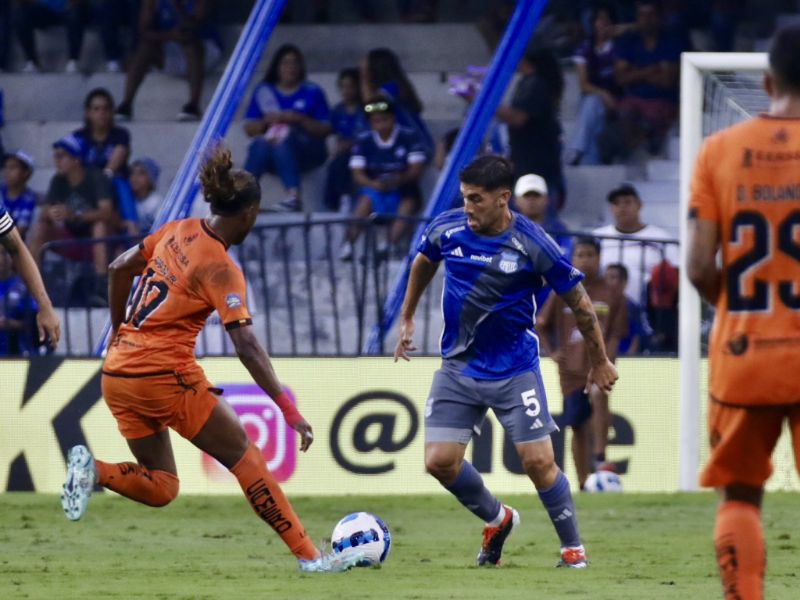 Empate sin goles entre Emelec y Libertad