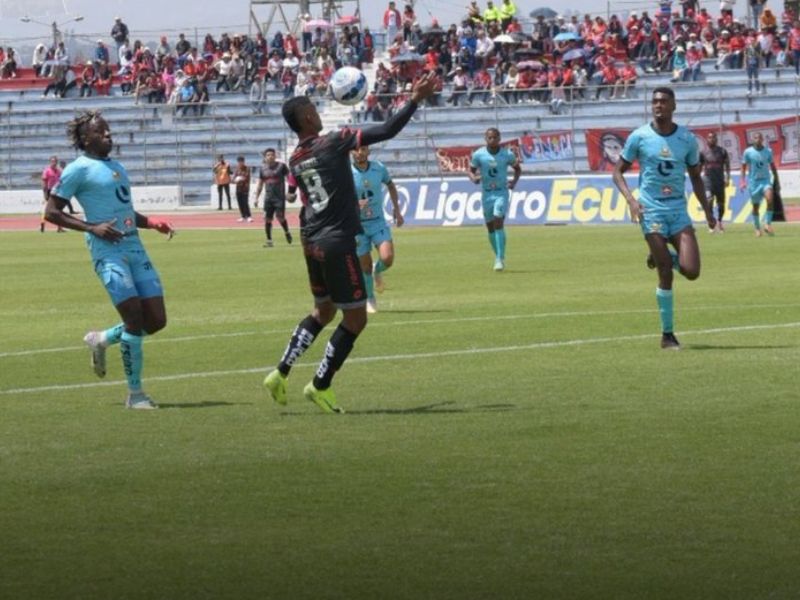 Goleada de Libertad sobre El Nacional: 4-1 y un paso más lejos del descenso