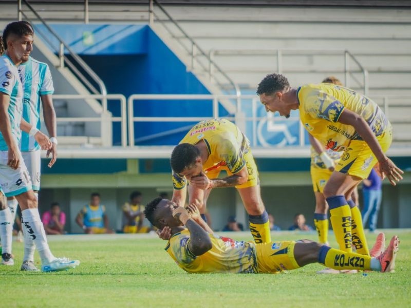 Cumbayá desciende tras caer 6-4 ante un imparable Delfín