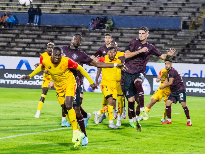Vinotinto vence a Aucas en penales y se enfrenta a El Nacional en la final de la Copa AFNA