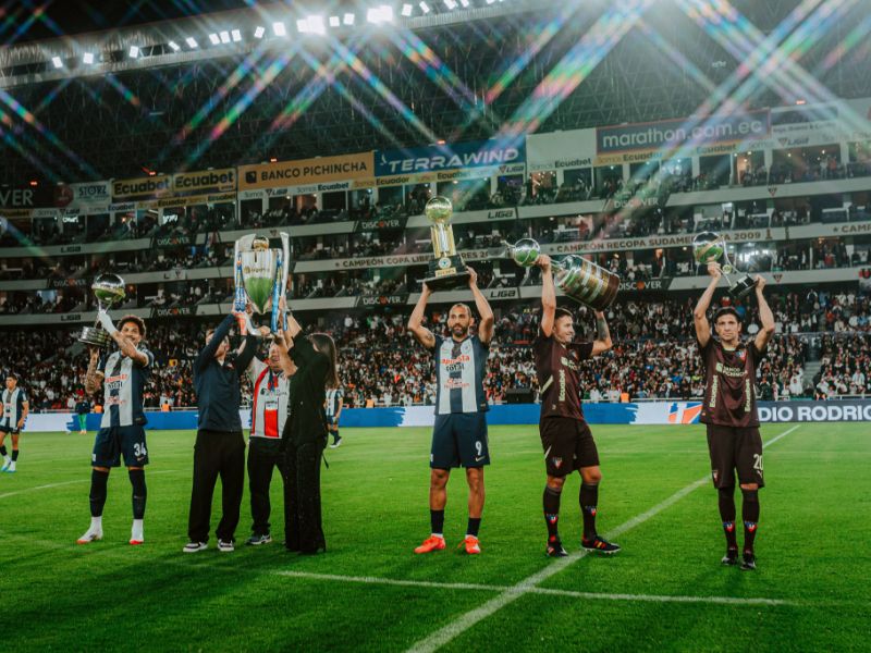 Noche Blanca 2025: Un homenaje a las leyendas y una fiesta inolvidable para Liga de Quito
