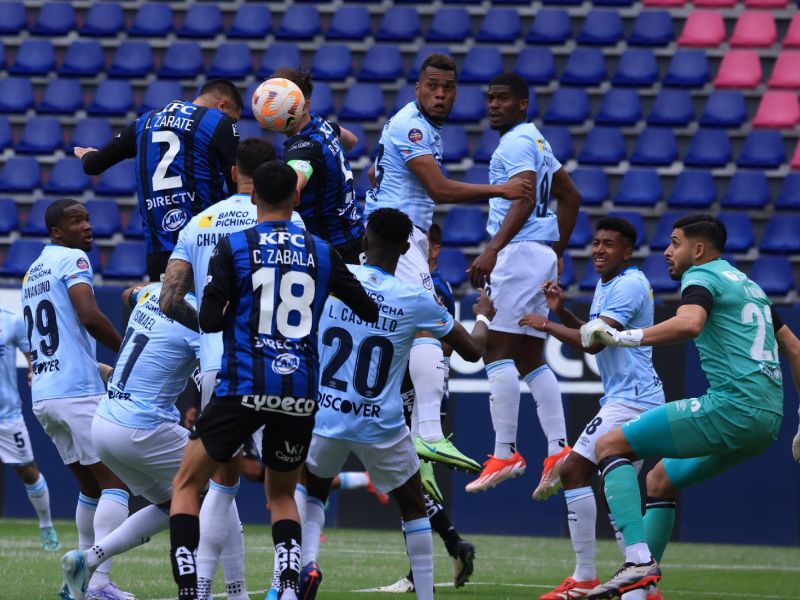 Independiente del Valle y Universidad Católica empatan 1-1 en un final agónico