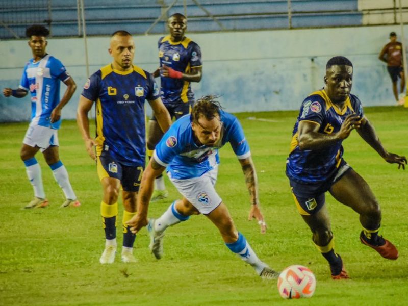 Manta y Delfín protagonizan un empate dramático 2-2 en el Jocay
