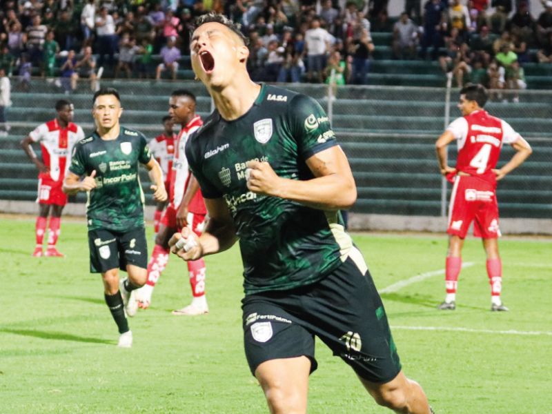 Orense se impone 2-1 a Técnico Universitario con doblete de Parrales
