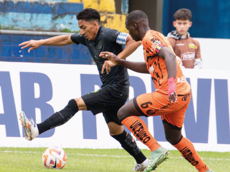 Libertad golea a Orense y se apodera de la cima de la Liga Pro