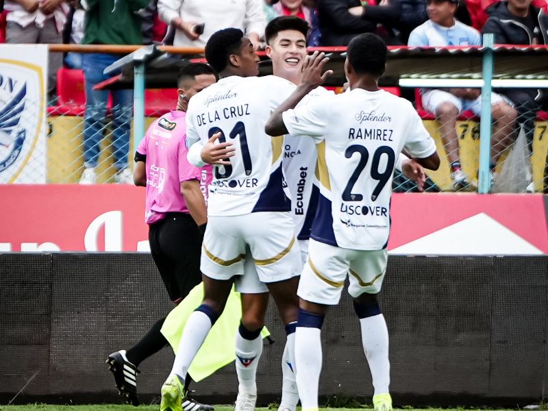 Liga de Quito vence a Deportivo Cuenca con un gol en el último minuto