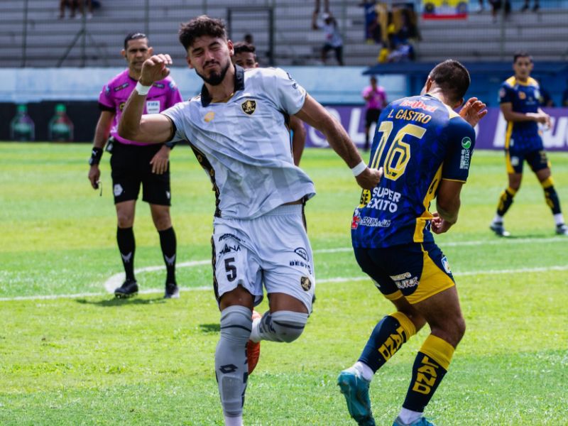 Delfín deja escapar el triunfo en los minutos finales ante Aucas