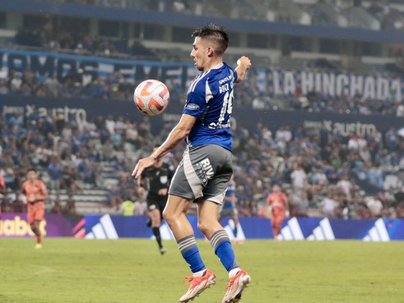 Emelec y Libertad empatan en un duelo parejo en el Capwell
