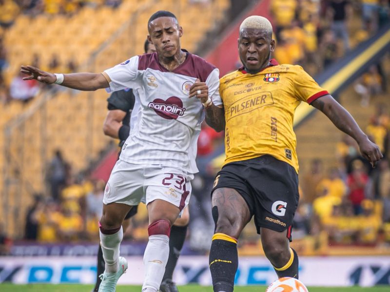 Barcelona festeja su centenario con victoria ante Vinotinto y doblete de Gabriel Cortez