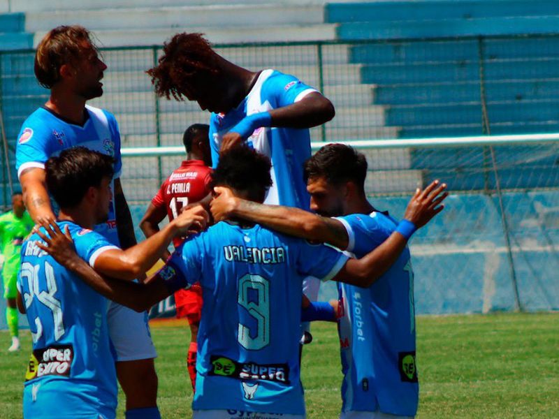 Manta vence 2-1 a Mushuc Runa con doblete de Daniel Valencia