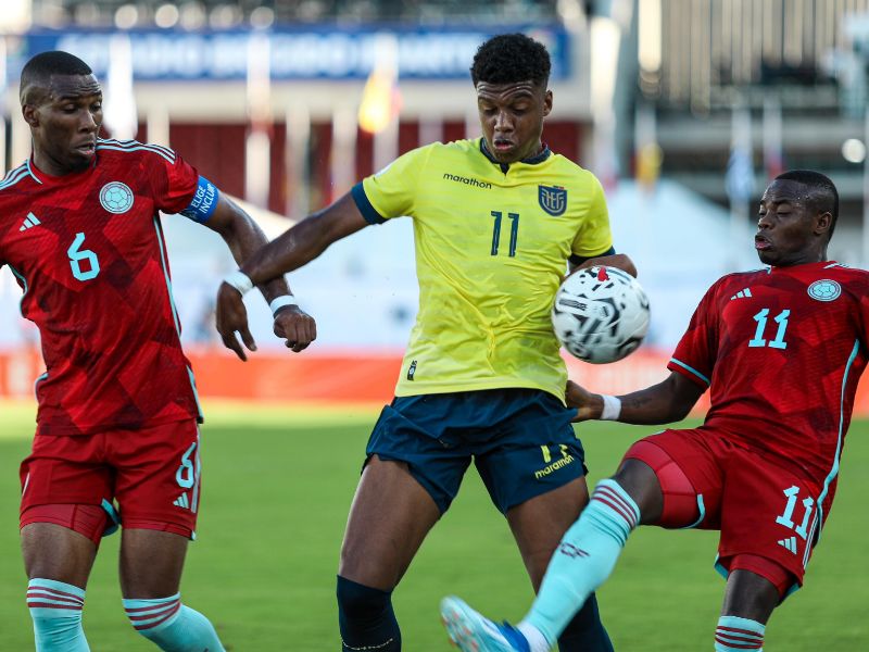 Ecuador domina a Colombia con un 3-0 en el Preolímpico Sub-23